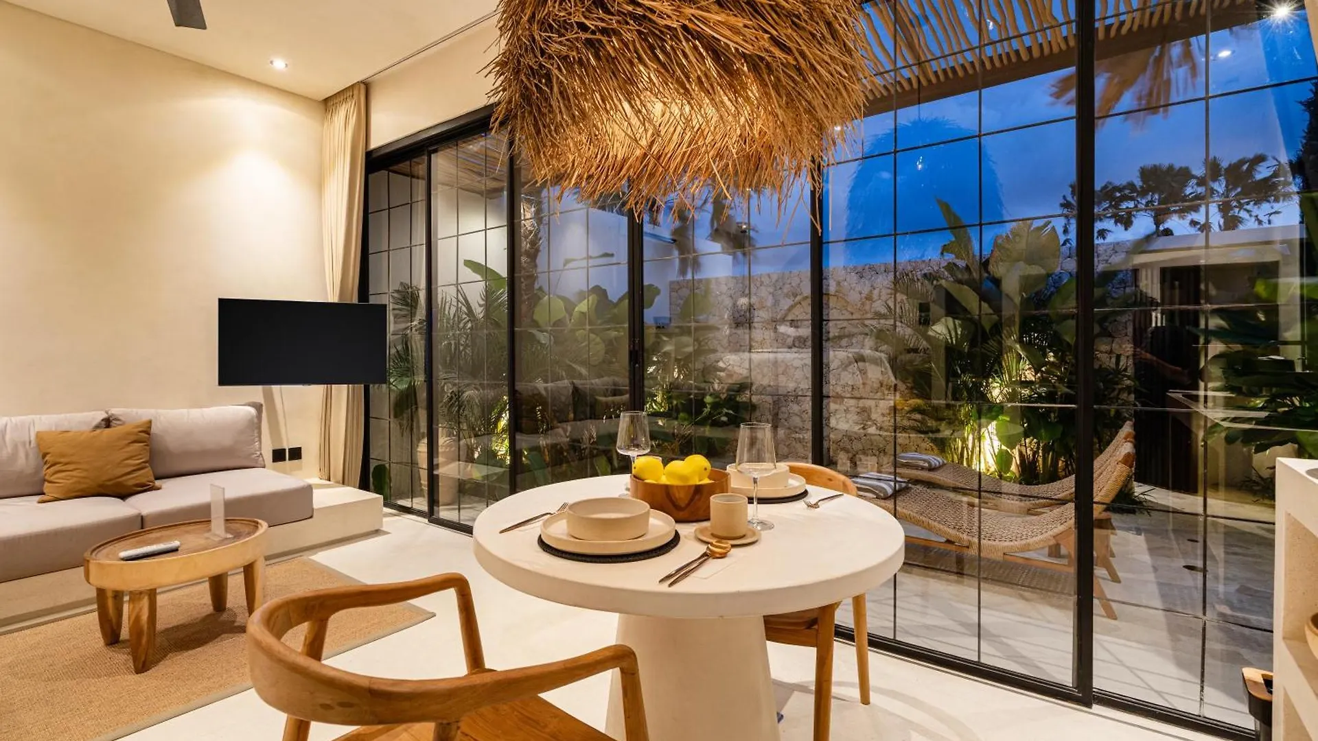 Villa Luuma 3 By Balisuperhost Seminyak  Seminyak (Bali)